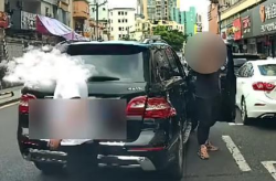 网红砸车的,揭秘网络暴力背后的真相