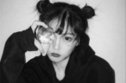 伤感霸气头像女,女生头像中的情感表达