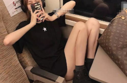 网红脚踩球,惊险刺激引网友热议